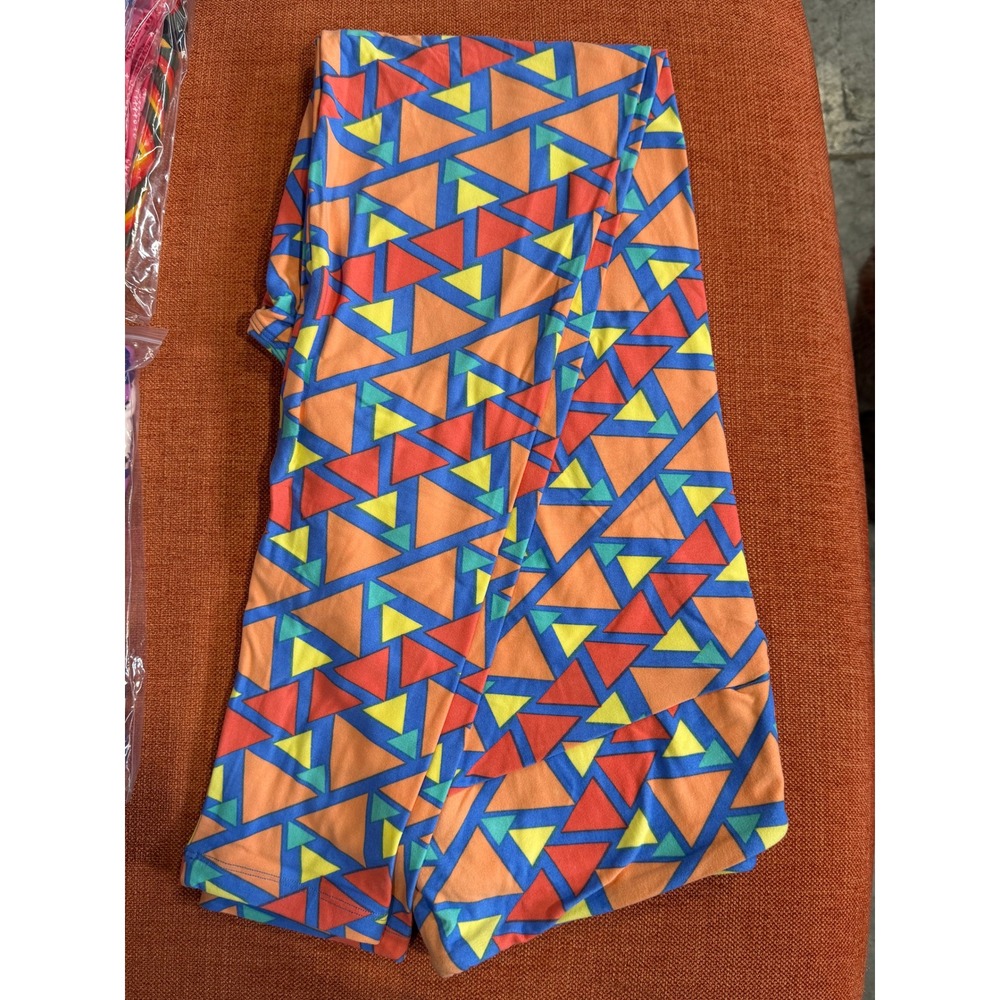 LuLaRoe Leggings Women TC Multicolor NWT Geometric Triangle Print Tall & Curvy